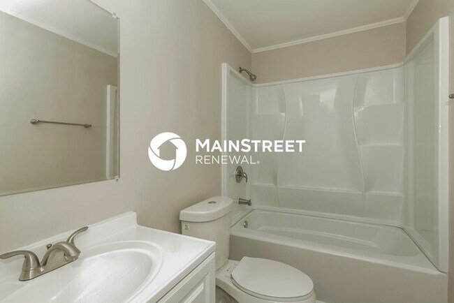Building Photo - 3 Bedroom Pet-Friendly Home in Charlotte, NC with Main Street Renewal