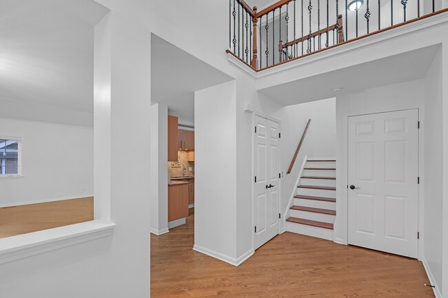 Building Photo - 141 Manchester Ct