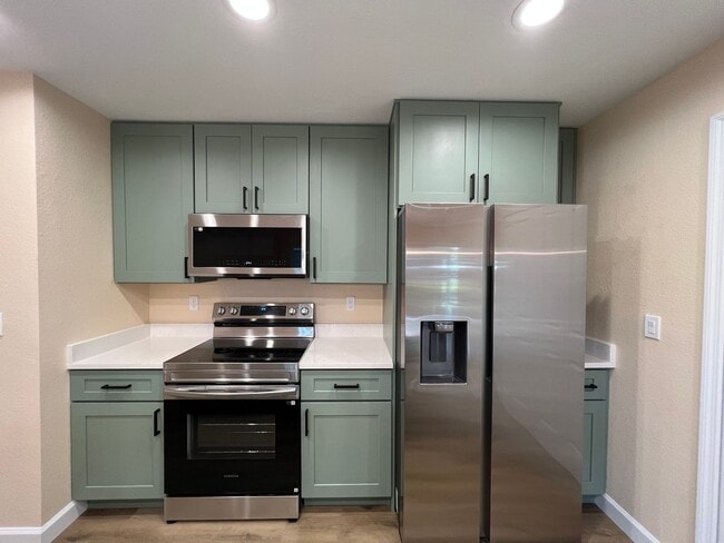 Building Photo - 2/2 Duplex / New Construction