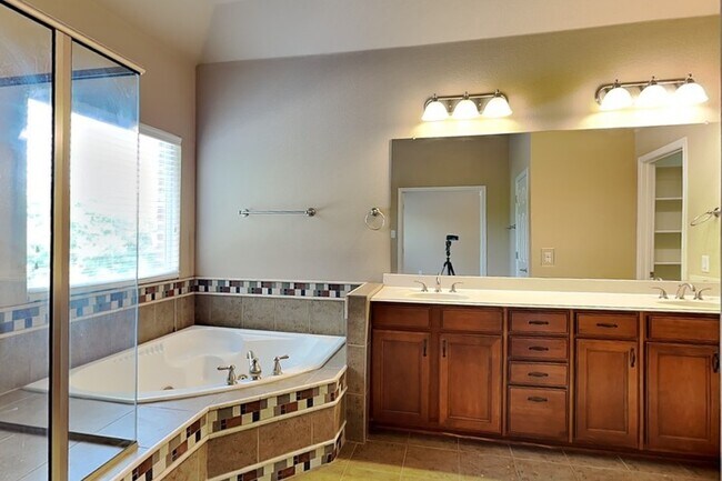 Building Photo - 2988 Sicily Way