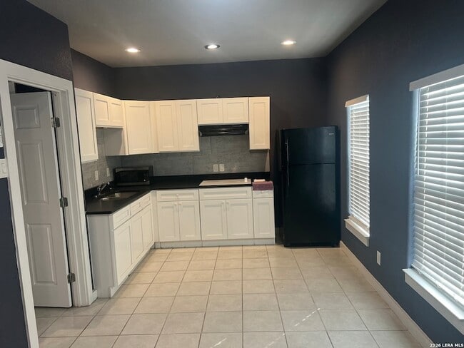 Building Photo - 1750 W Craig Pl