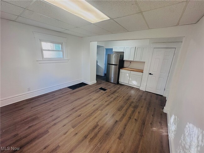 Building Photo - 308 Cole Ave