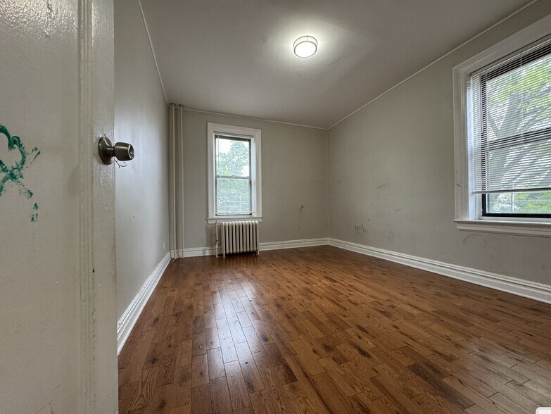 93 Fairview Ave D6 - 90 Fairview Ave