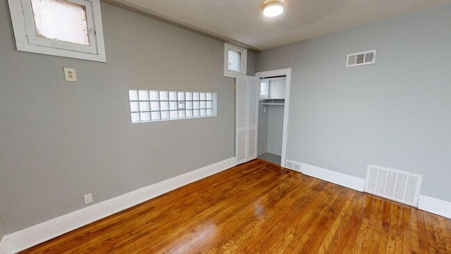 Building Photo - 3517 Magnolia Ave