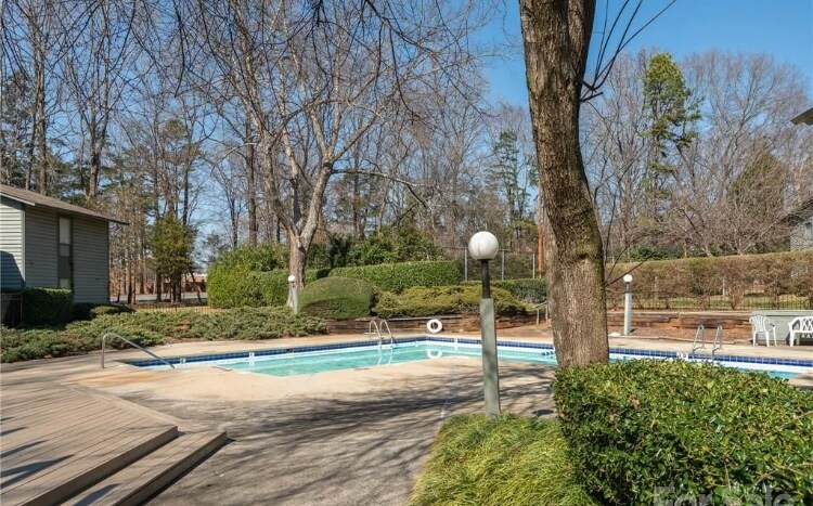 Building Photo - 5012 Sardis Rd