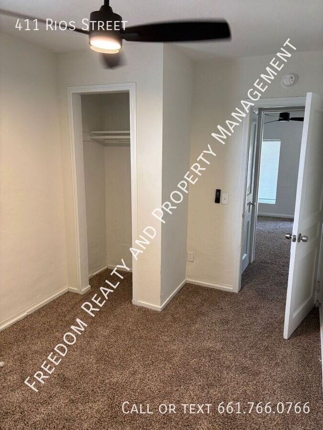 Building Photo - 411 Rios St