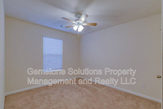 Building Photo - 2508 Queen Bee Dr