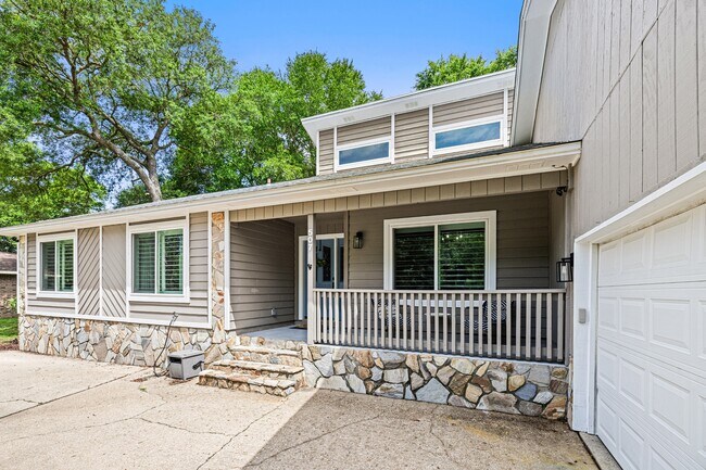 Building Photo - 507 Nassau Dr