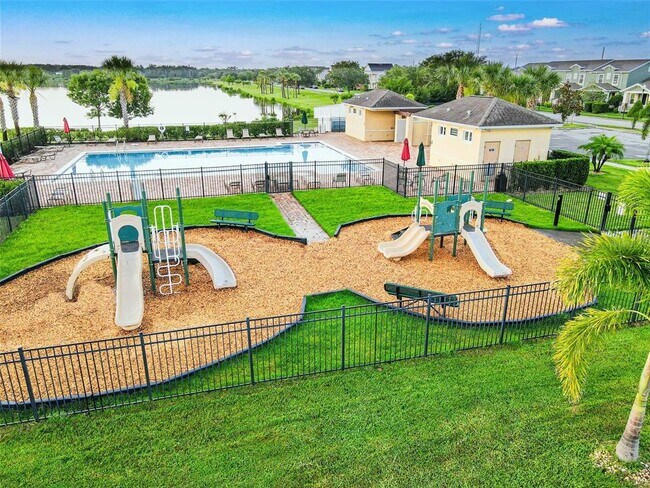 Building Photo - 4800 Riverwalk Dr