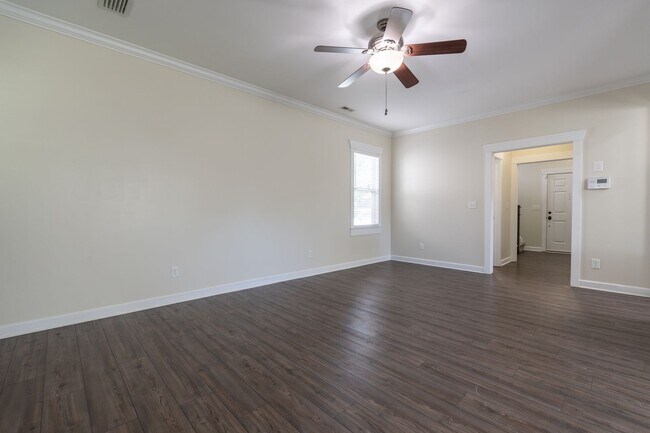Building Photo - MOVE IN READY 3 Bedroom in the Heart of Western Branch!