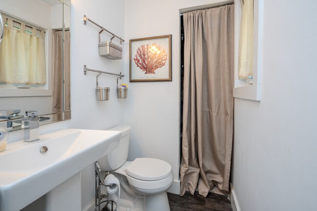 Building Photo - 4467 Ocean View Ave