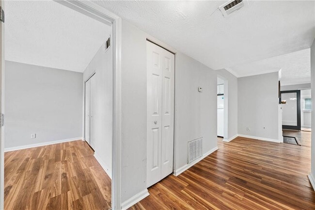 Building Photo - 717 Beaufort Cir