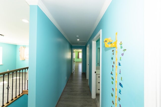 Building Photo - 933 18th Ave