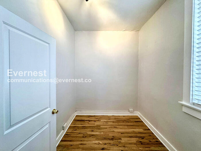 Building Photo - 1147 N Marion St