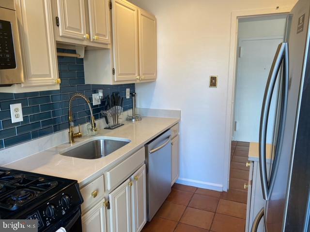 Building Photo - 1111 Arlington Blvd