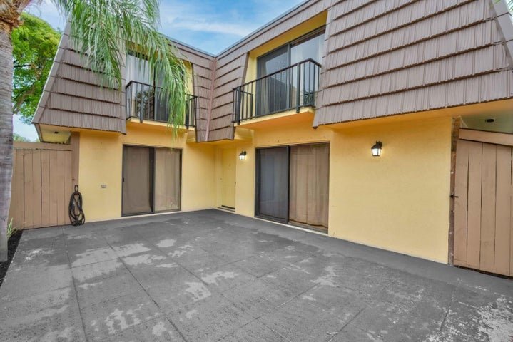 Building Photo - 904 9th Ct
