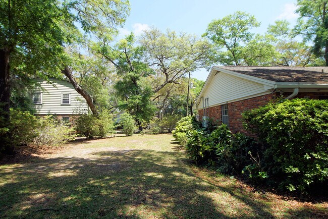 Building Photo - 18 Sherwood Rd NW