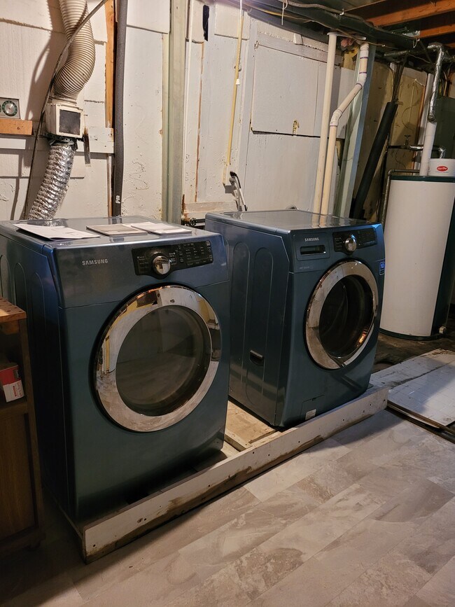 Building Photo - 1432 11th St S