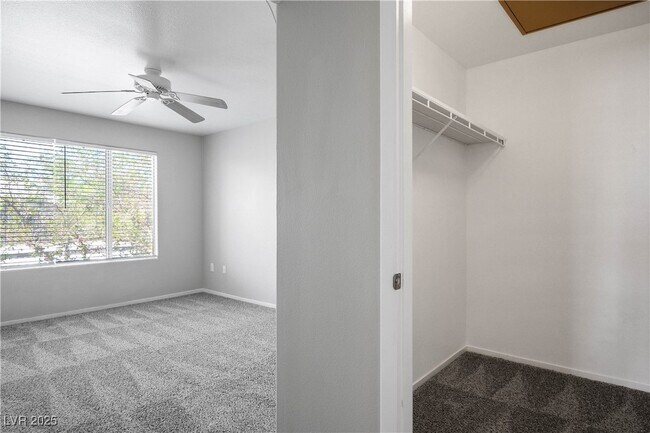 Building Photo - 5710 E Tropicana Ave
