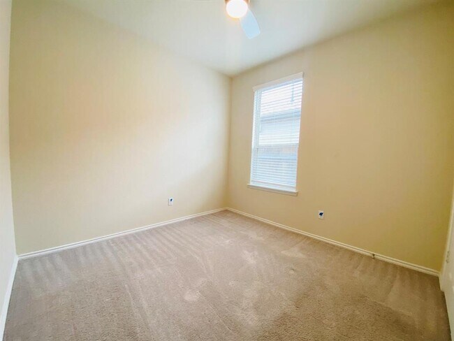 Building Photo - 238 Cascata Way
