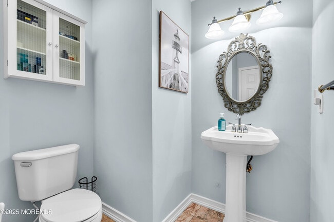 Building Photo - 203 Muskflower Ct