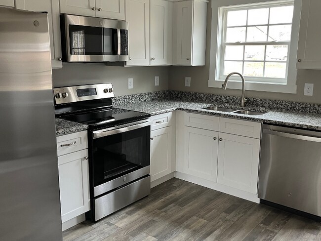 Building Photo - 113 Buster Ln