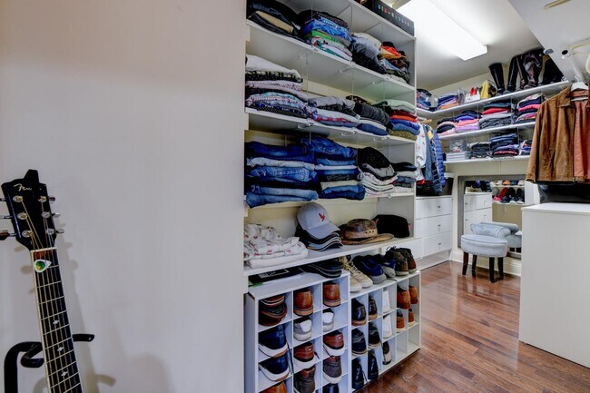 Building Photo - 1625 Paterson Plank Rd