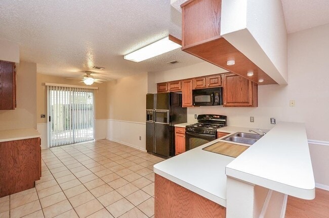 Building Photo - 7807 Maple Brook Ln