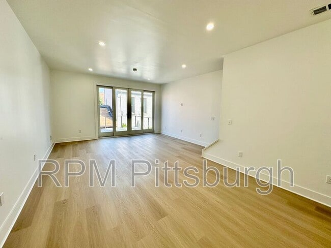 Building Photo - 1407 Sarah St