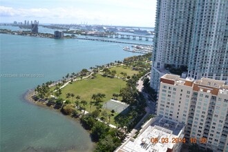 Building Photo - 2020 N Bayshore Dr