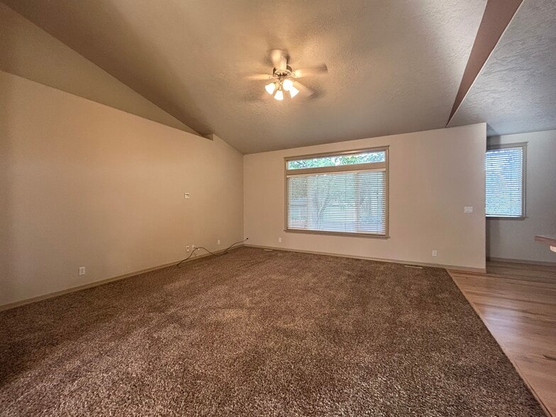Building Photo - 10485 N Bridle Way