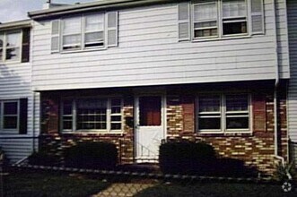 Building Photo - 30 Rosemary St