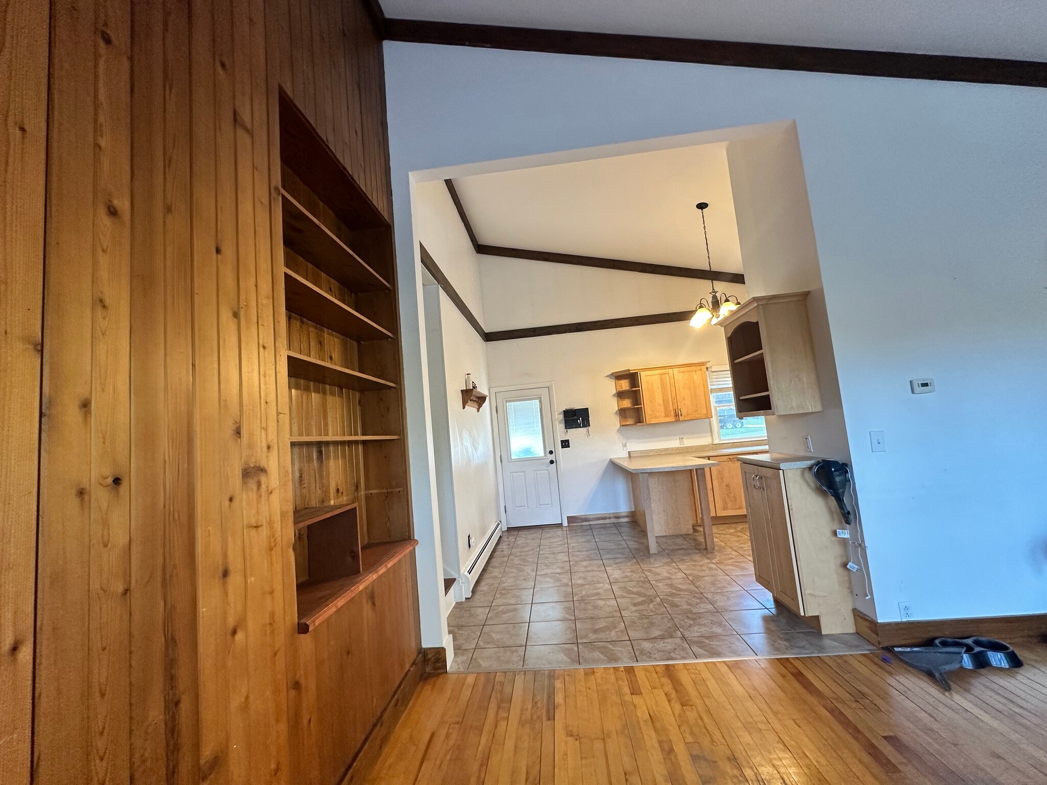 Living Room, Kitchen, Main Entrance - 142 Bunker Hill Cir
