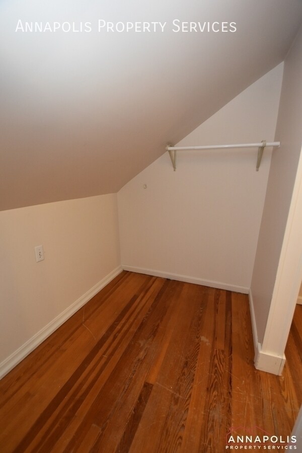 Building Photo - 33 Glen Ave