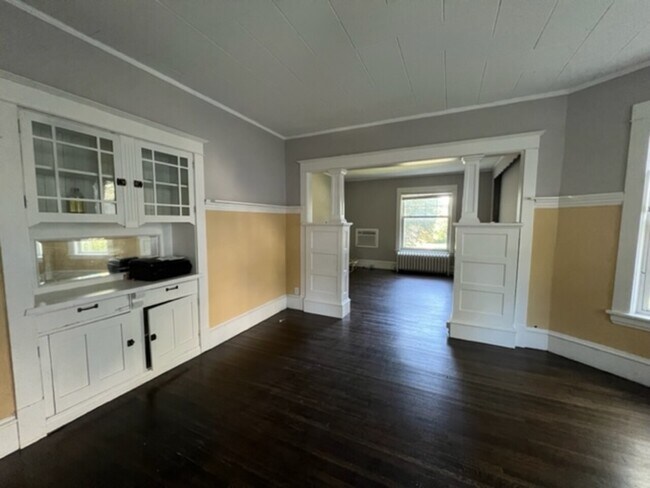 Building Photo - Golden Triangle Apartment