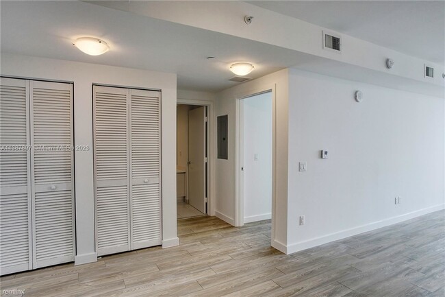 Building Photo - 1 br, 1 bath Condo - 4250 Biscayne Blvd 2783