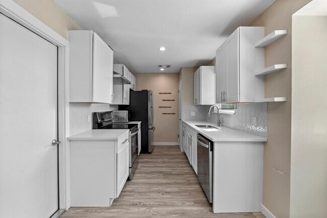 Building Photo - 10107 Floyd Dr