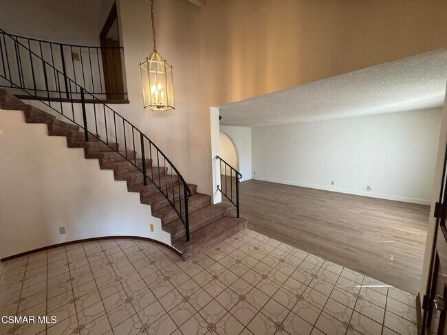 Building Photo - 2930 Reservoir Dr