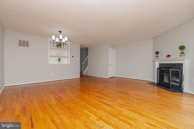 Building Photo - 6 Far Corners Ct