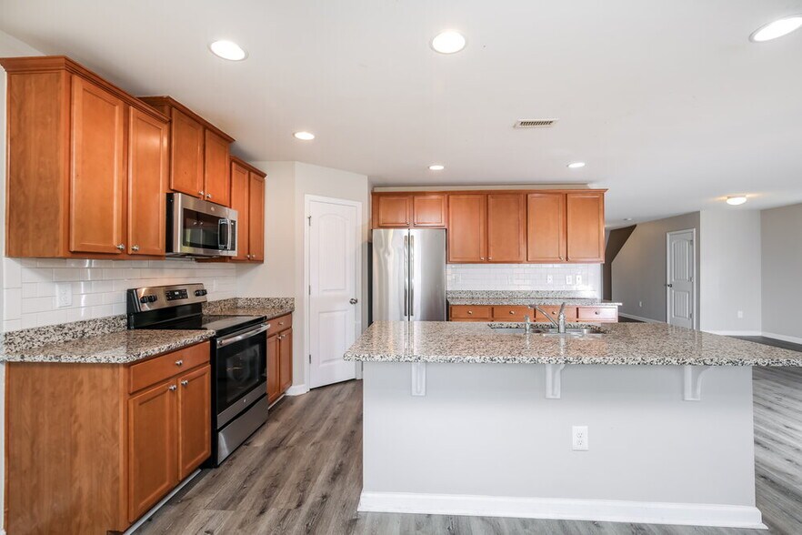 Building Photo - 3661 Althorp Drive