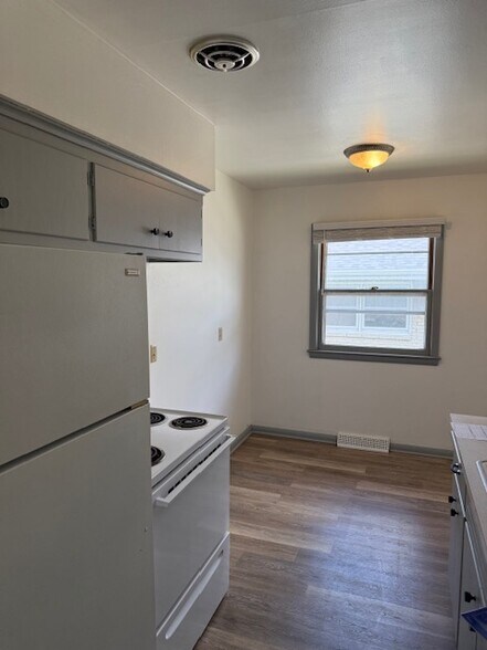 Building Photo - 3010 S 92nd St