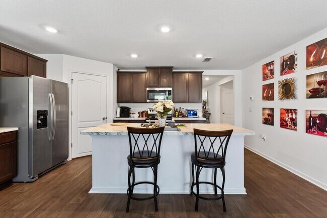 Building Photo - 12655 Cucumber Tree St