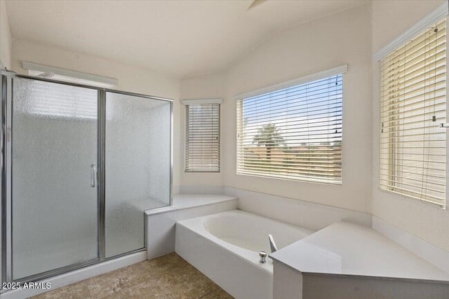 Building Photo - 5709 E Gelding Dr