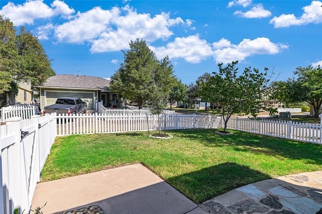 Building Photo - 1227 Cardigan St