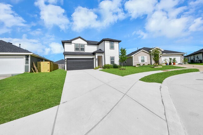 Building Photo - 31815 Kellan Grv Ct