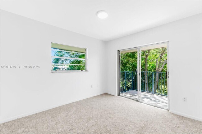 Building Photo - 15391 S Dixie Hwy