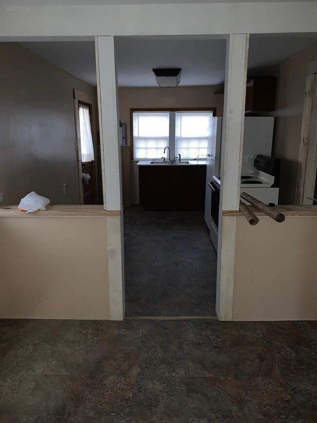 Building Photo - 3558 Main St