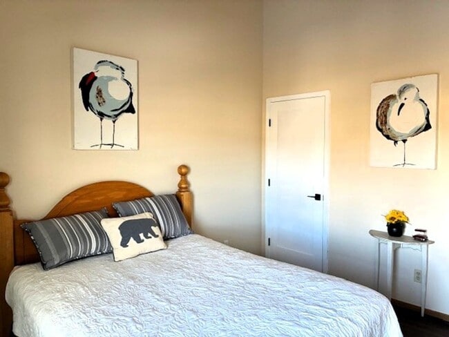 Building Photo - Long Term Rental- Buffalo Ridge/Village 403CC