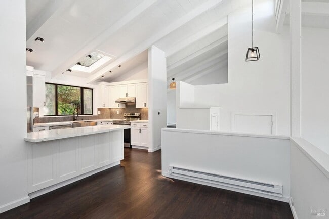 Building Photo - 31 Antilles Way