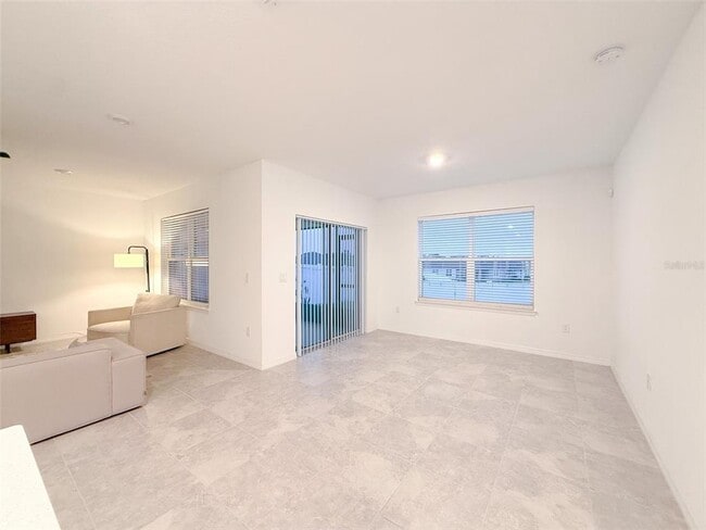 Building Photo - 580 Pine Tree Blvd